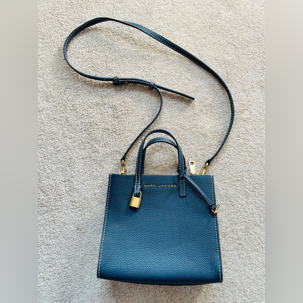 MARC JACOBS The Mini Grind Leather Crossbody Tote Bag